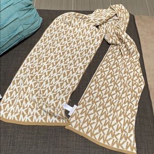 Michael kors MK scarf